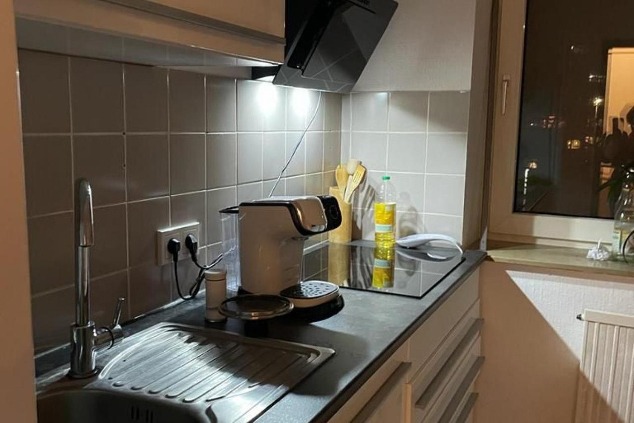 Private Apartment *