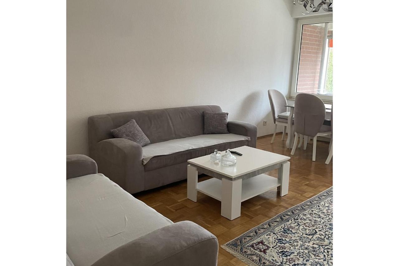 Private Apartment *